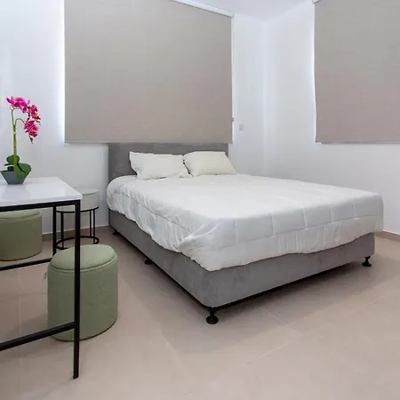 Bluebell Apartment *